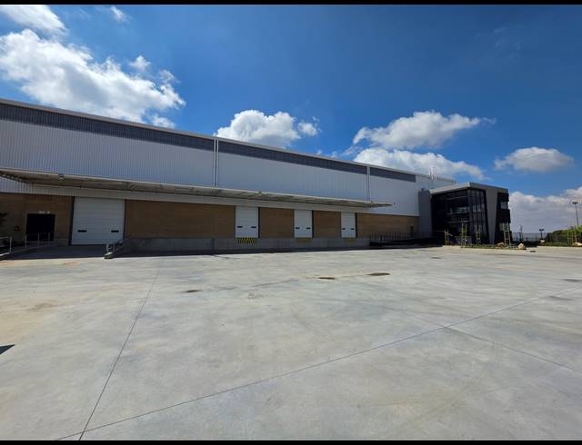 4,630M² WAREHOUSE TO LET IN AIRPORT PARK